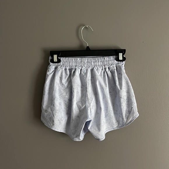 Lululemon Hotty Hot Low Rise Lined Short 4” - Light Blue - Picture 2 of 3